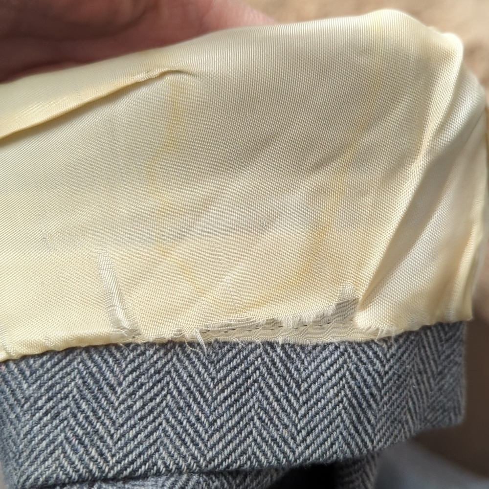 Mens 2 Pc Herringbone Suit - Picture 15 of 15